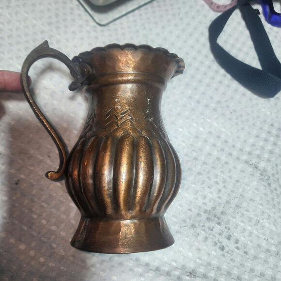 VINTAGE ANTIQUE EUC HAMMERED TINNED COPPER EGYPTIAN PITCHER PATINA - Picture 1 of 8